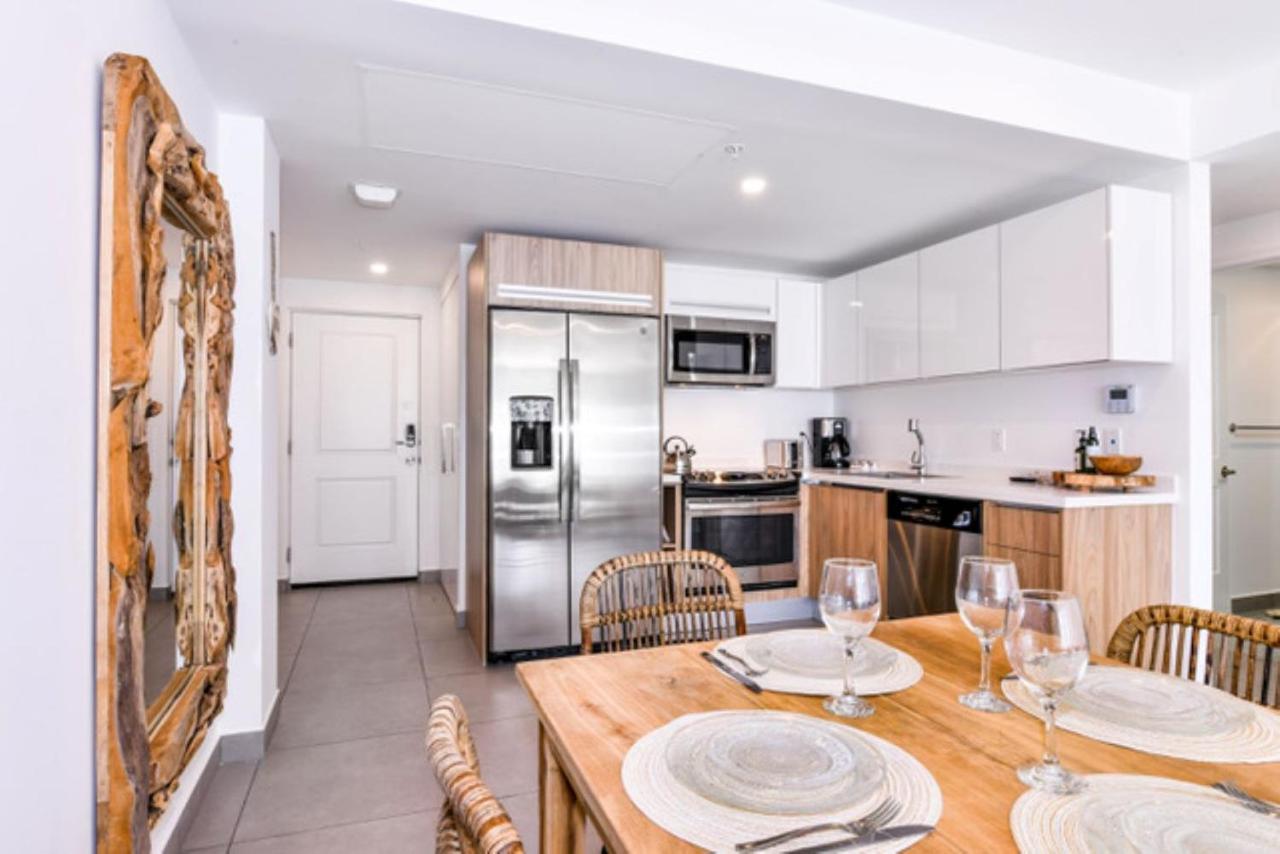 Stylish Luxury Condo, Central Location, Ocean View, Pool, Gym Oranjestad Dış mekan fotoğraf