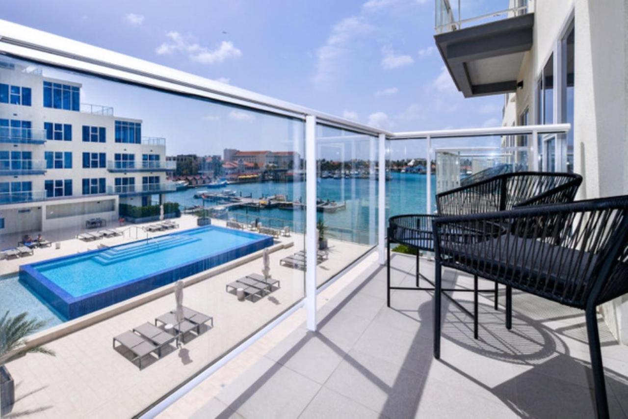 Stylish Luxury Condo, Central Location, Ocean View, Pool, Gym Oranjestad Dış mekan fotoğraf