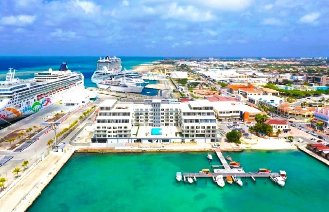 Stylish Luxury Condo, Central Location, Ocean View, Pool, Gym Oranjestad Dış mekan fotoğraf
