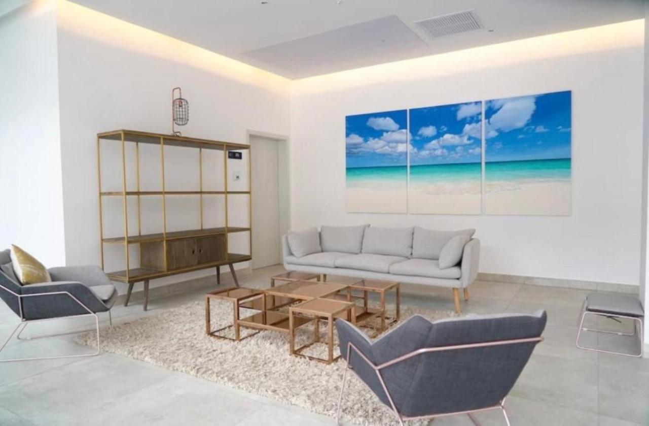 Stylish Luxury Condo, Central Location, Ocean View, Pool, Gym Oranjestad Dış mekan fotoğraf
