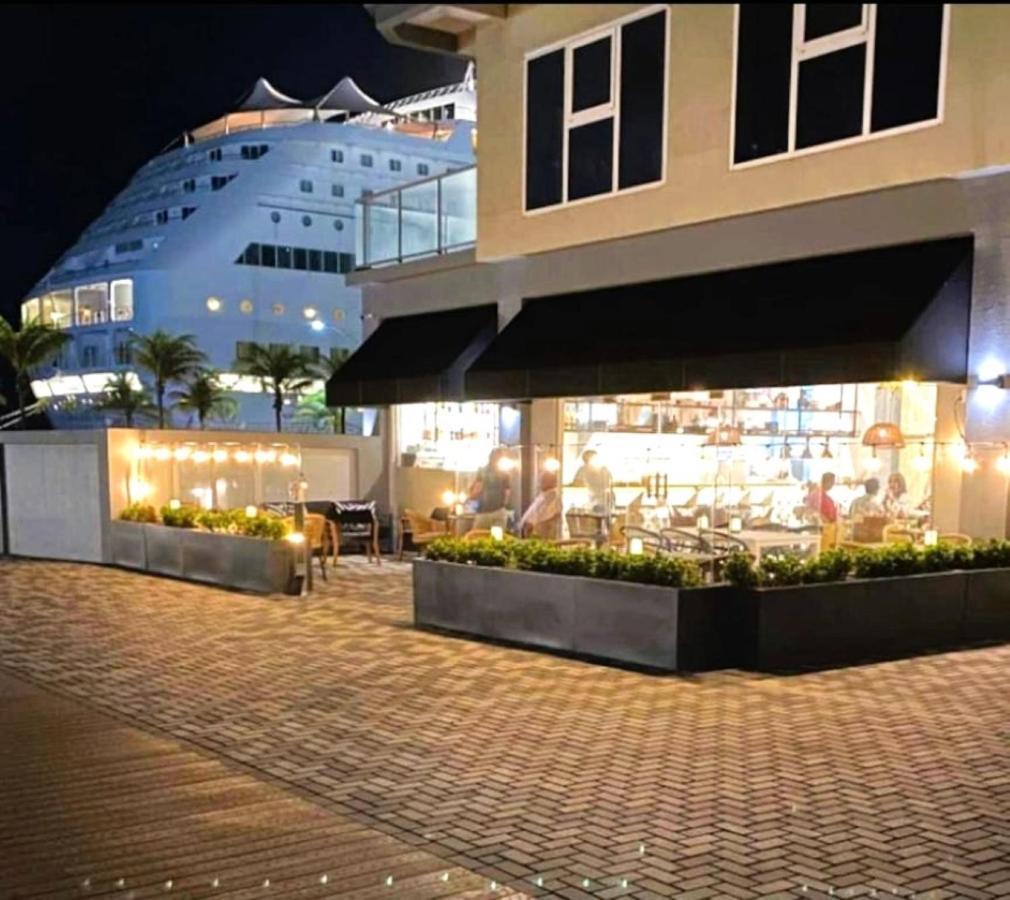 Stylish Luxury Condo, Central Location, Ocean View, Pool, Gym Oranjestad Dış mekan fotoğraf
